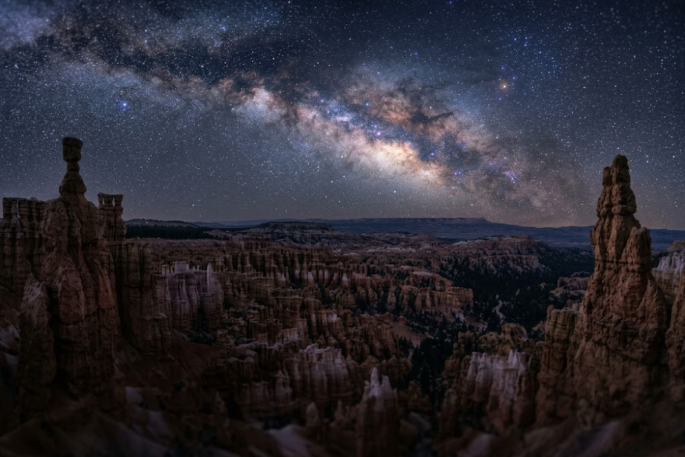 Alt text: Milky Way over Bryce Canyon hoodoos in Southern Utah, showing why this area is one of the best places for stargazing near Kanab
